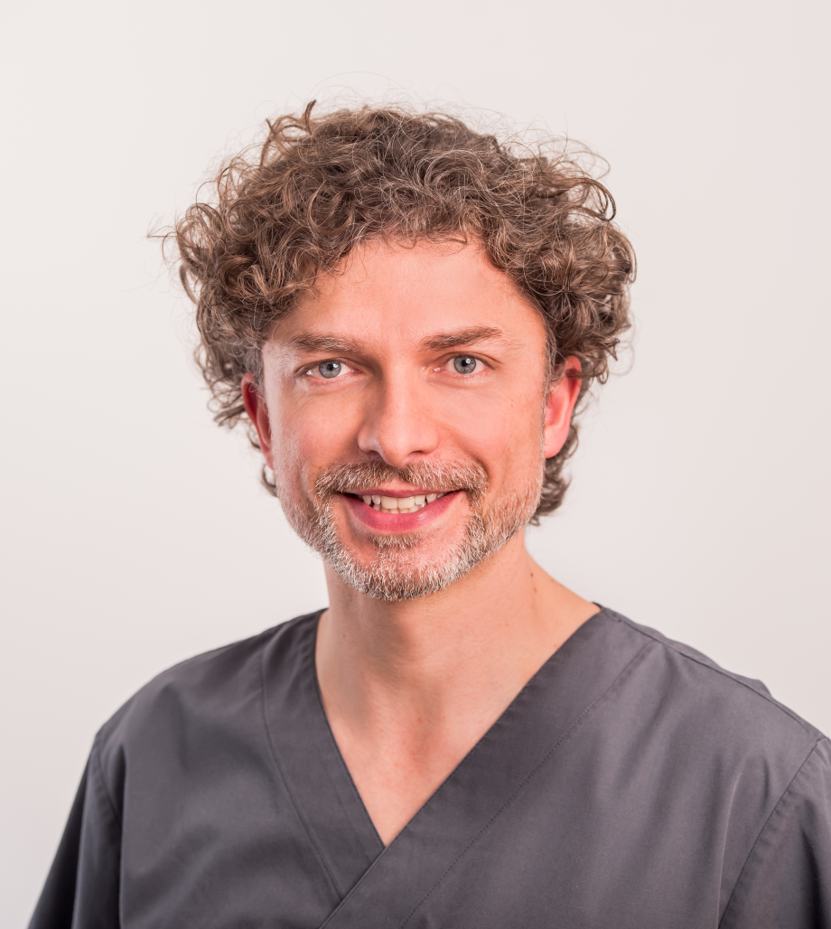 Zahnarzt Dr. JÖRG HOCH